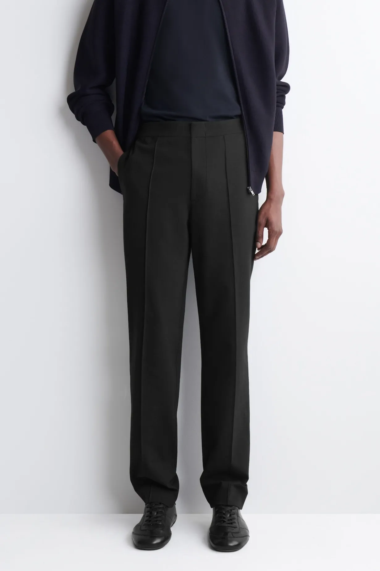SCHMAL GESCHNITTENE JERSEY-HOSE MIT GERADEM BEIN
