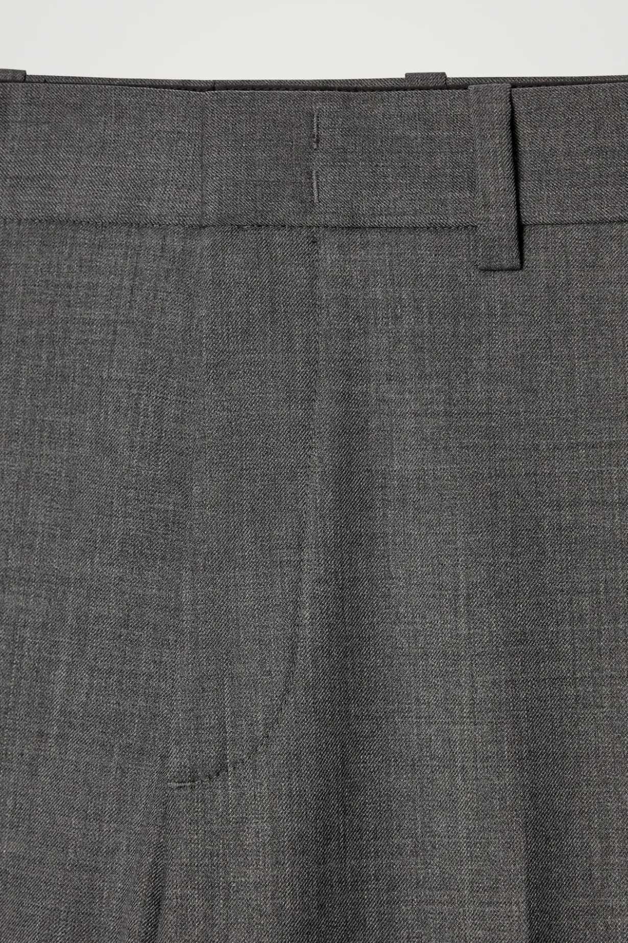 SCHMAL GESCHNITTENE WOLLHOSE