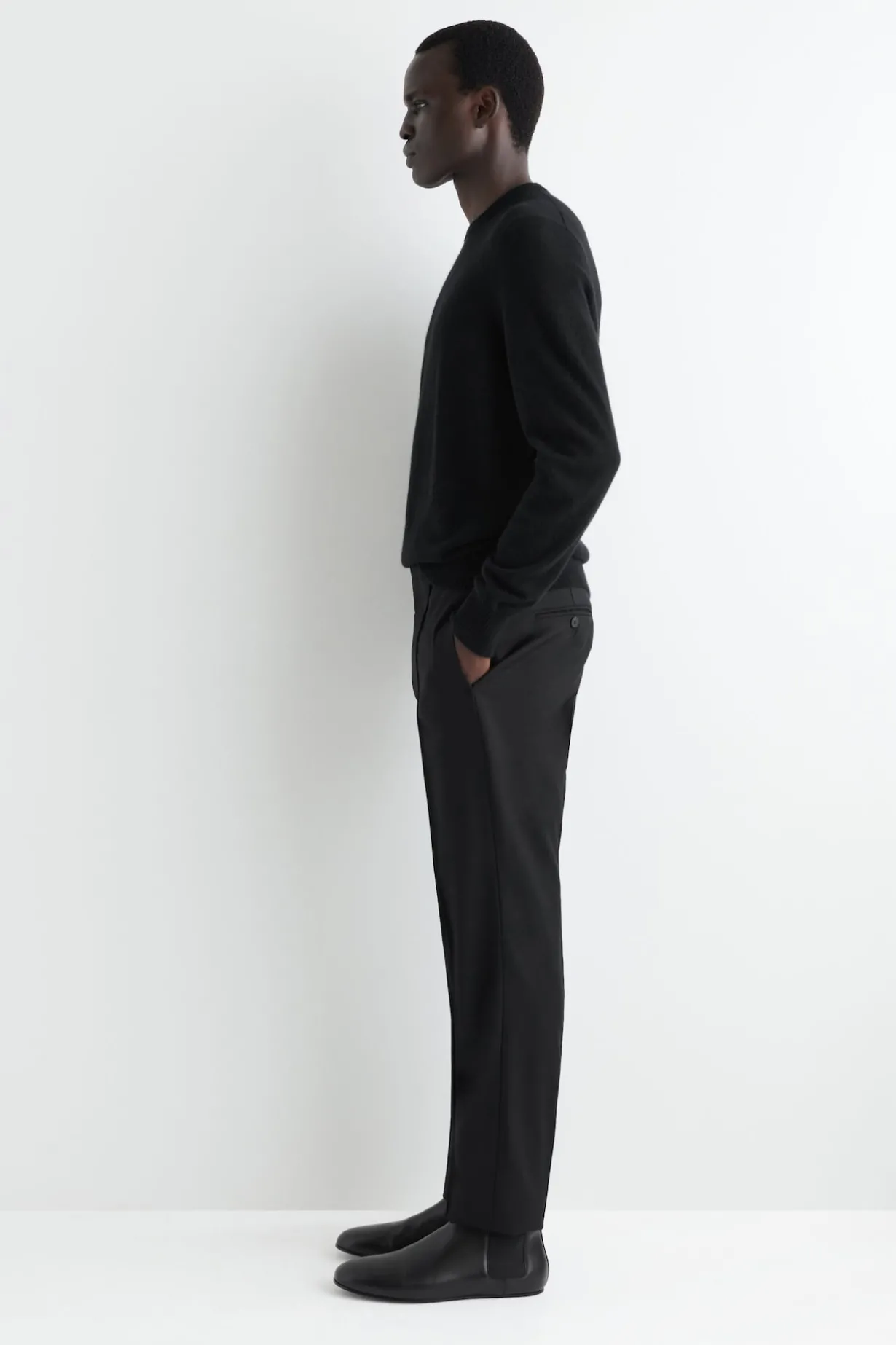 SCHMAL GESCHNITTENE WOLLHOSE