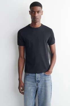 SCHMAL GESCHNITTENES GERIPPTES BAUMWOLL-T-SHIRT