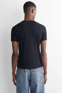 SCHMAL GESCHNITTENES GERIPPTES BAUMWOLL-T-SHIRT