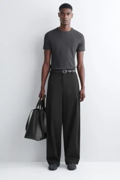 SCHMAL GESCHNITTENES GERIPPTES BAUMWOLL-T-SHIRT