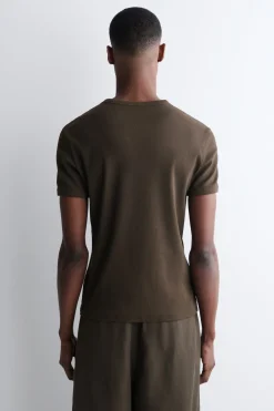 SCHMAL GESCHNITTENES GERIPPTES BAUMWOLL-T-SHIRT