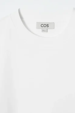 SCHMAL GESCHNITTENES T-SHIRT