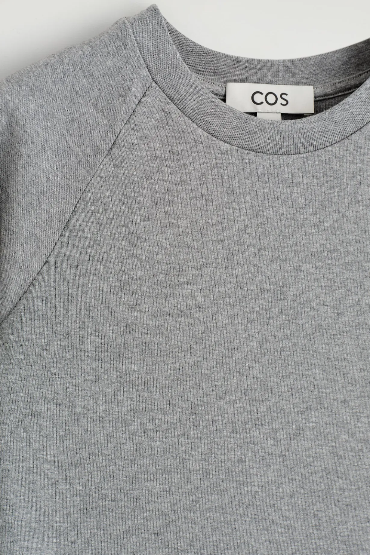 SCHMAL GESCHNITTENES T-SHIRT AUS BAUMWOLLE
