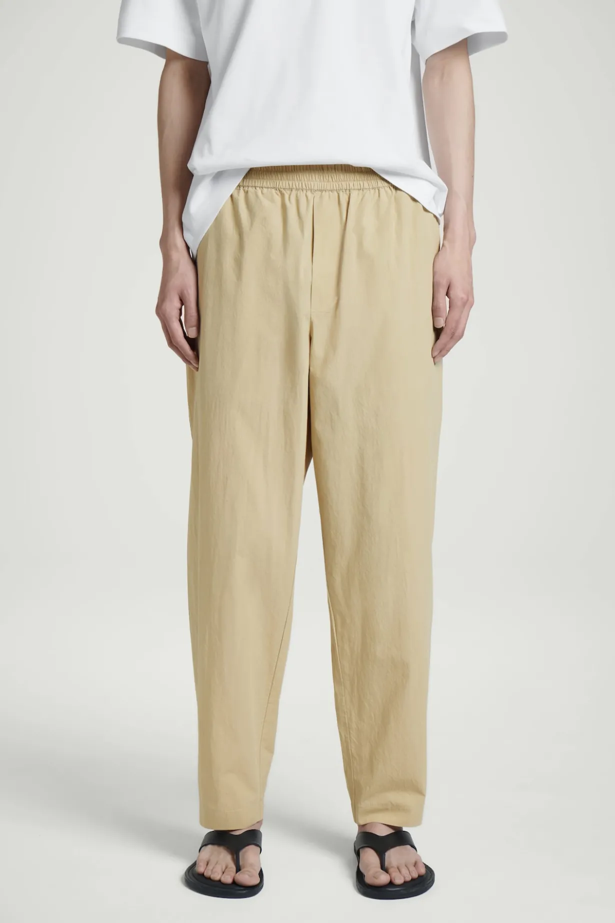 SCHMAL ZULAUFENDE BAUMWOLLHOSE