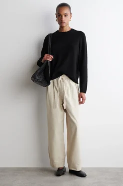 SCHMAL ZULAUFENDE BAUMWOLLHOSE MIT KORDELZUG