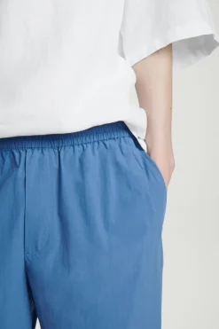 SCHMAL ZULAUFENDE BAUMWOLLHOSE