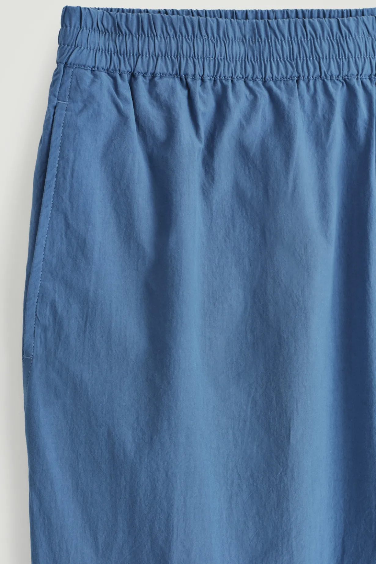 SCHMAL ZULAUFENDE BAUMWOLLHOSE