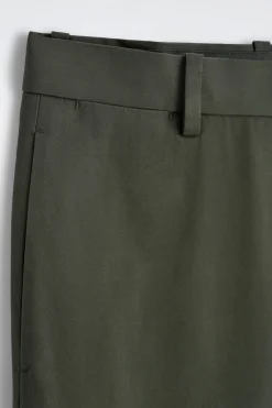 SCHMAL ZULAUFENDE CHINOHOSE AUS BAUMWOLLE