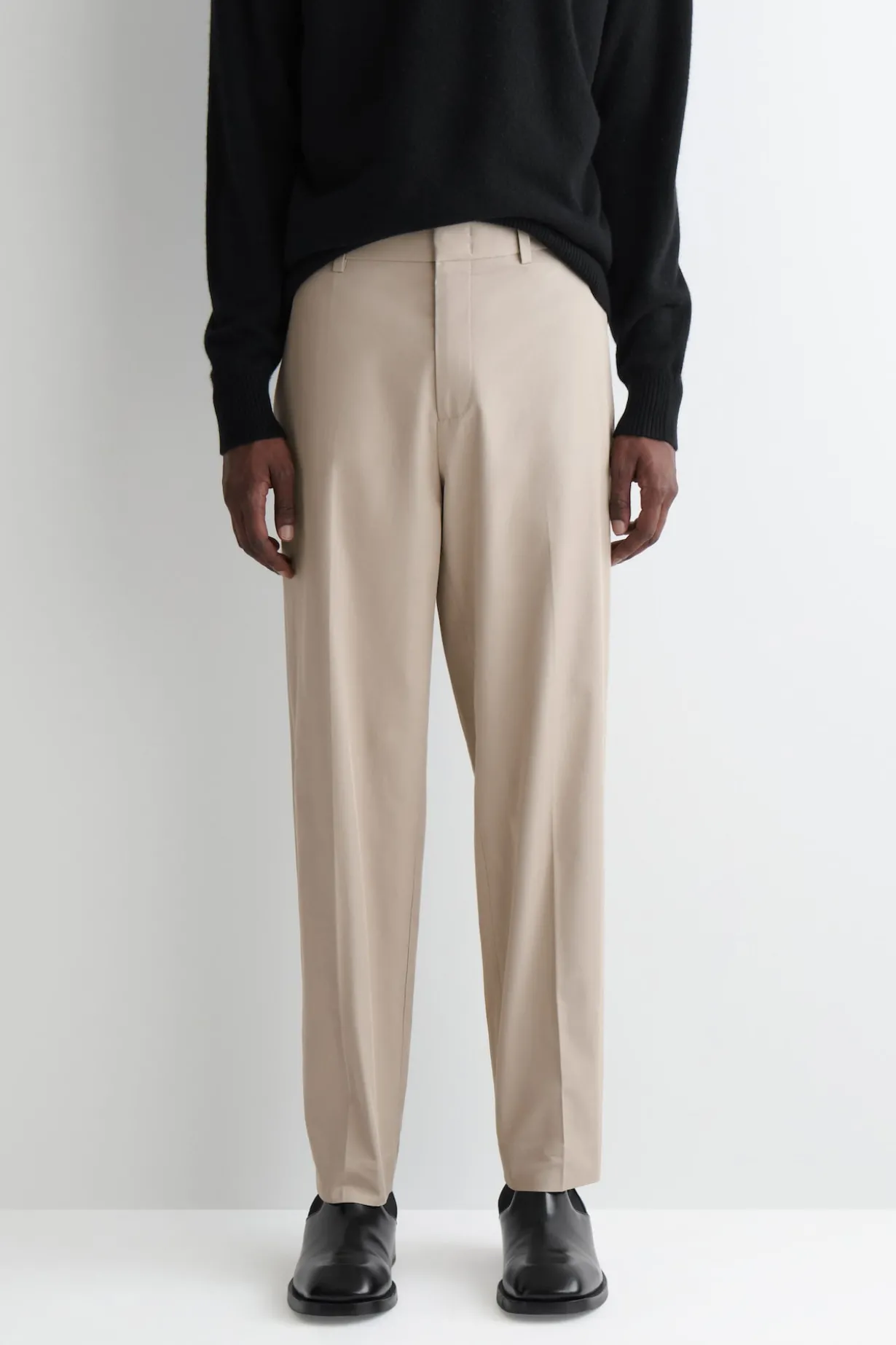 SCHMAL ZULAUFENDE CHINOHOSE AUS BAUMWOLLE