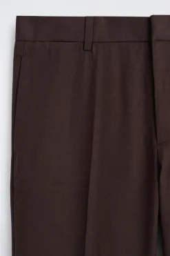 SCHMAL ZULAUFENDE CHINOHOSE AUS BAUMWOLLE