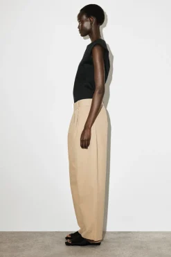 SCHMAL ZULAUFENDE HOSE AUS BAUMWOLL-TWILL