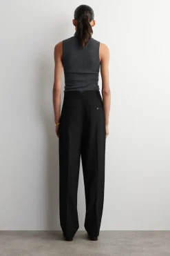 SCHMAL ZULAUFENDE HOSE AUS WOLL-MIX MIT FALTEN