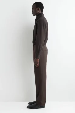SCHMAL ZULAUFENDE WOLLHOSE