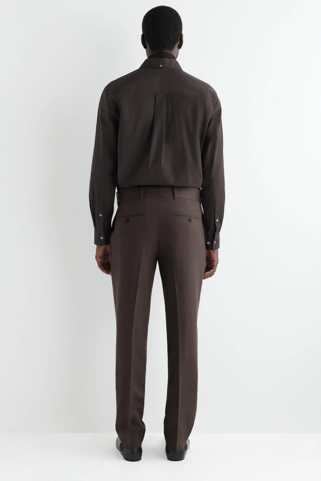 SCHMAL ZULAUFENDE WOLLHOSE
