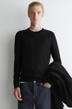 SCHMALER MERINOWOLLPULLOVER MIT RUNDHALSAUSSCHNITT
