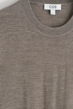 SCHMALER MERINOWOLLPULLOVER MIT RUNDHALSAUSSCHNITT