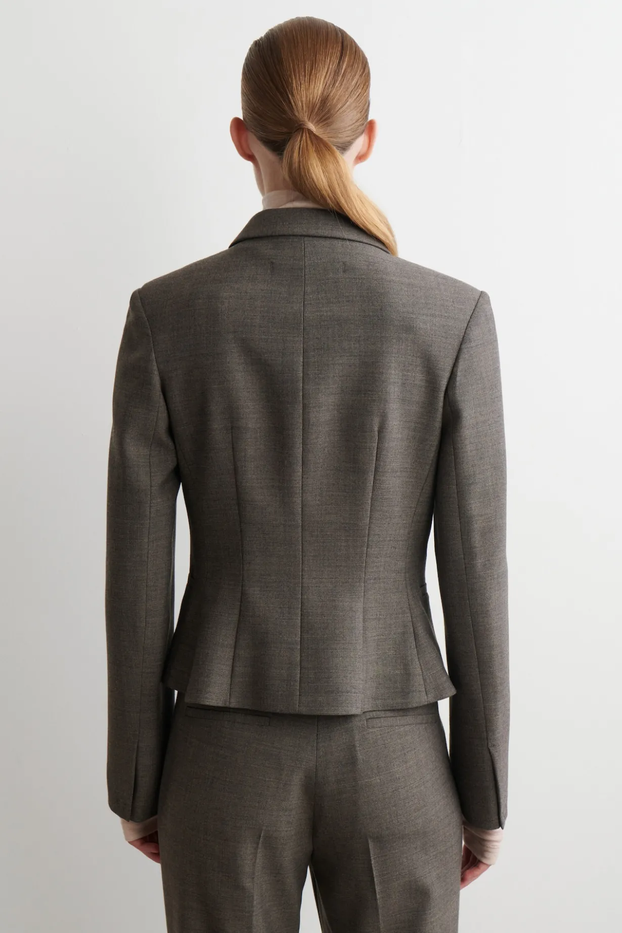 SCHMALER TAILLIERTER BLAZER AUS WOLLE