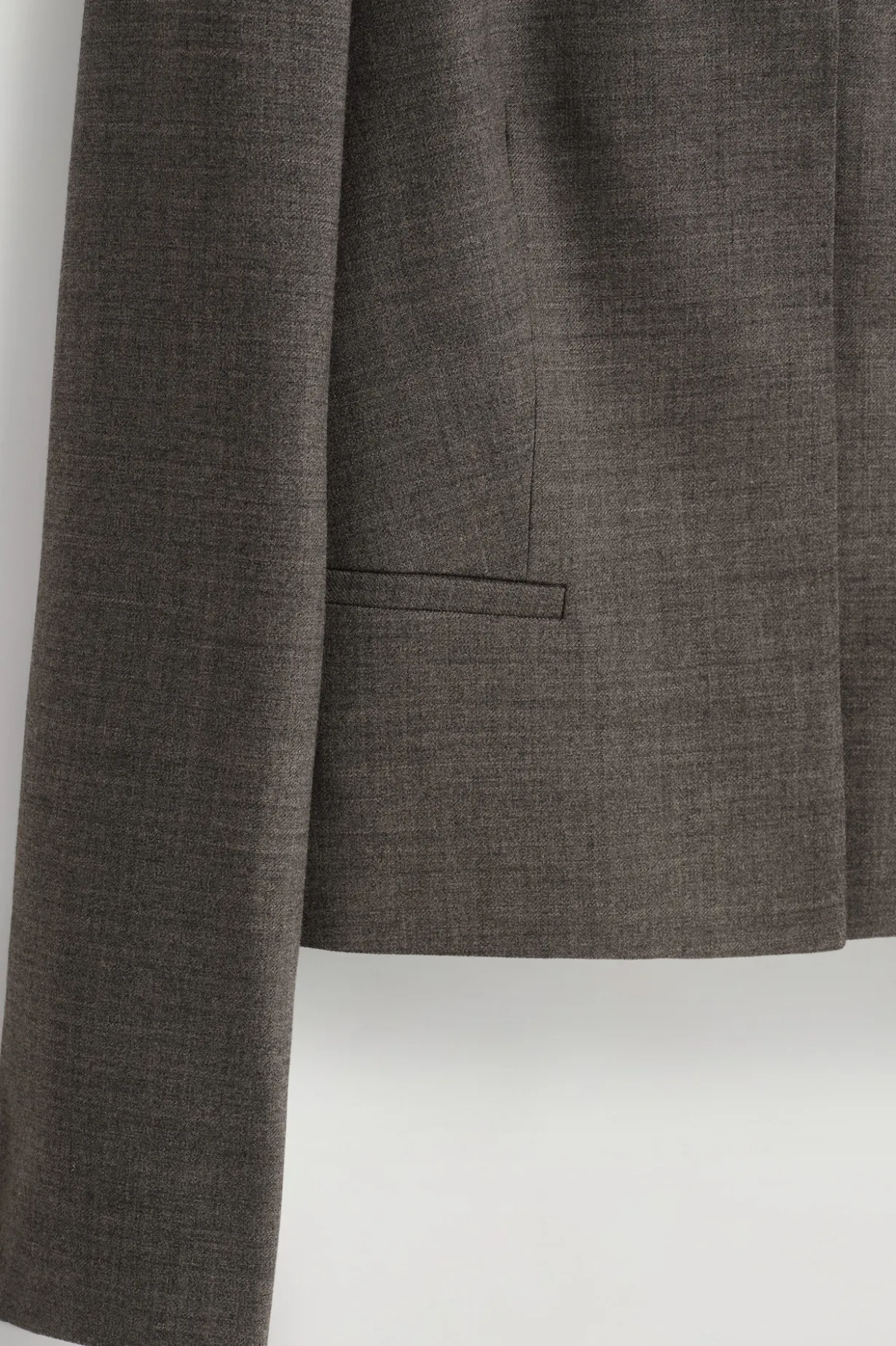 SCHMALER TAILLIERTER BLAZER AUS WOLLE