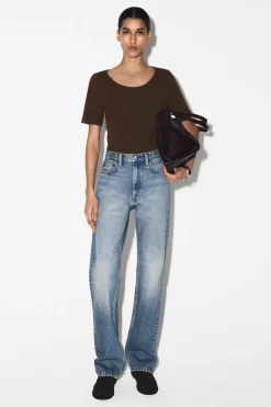 SCHMALES BAUMWOLL-T-SHIRT MIT TIEFEM AUSSCHNITT