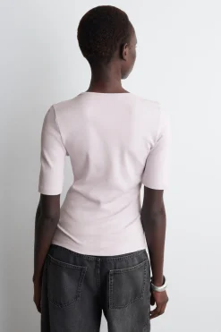 SCHMALES BAUMWOLL-T-SHIRT MIT TIEFEM AUSSCHNITT