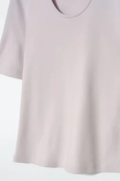 SCHMALES BAUMWOLL-T-SHIRT MIT TIEFEM AUSSCHNITT