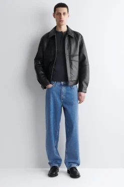 SCHMALES, GERIPPTES HENLEY-T-SHIRT