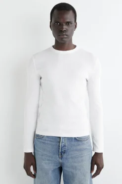SCHMALES, GERIPPTES LANGARMSHIRT AUS BAUMWOLLE