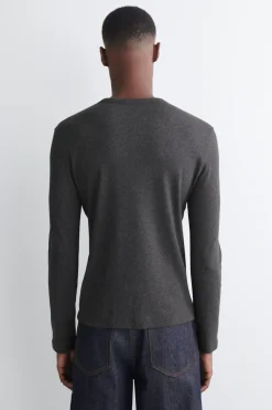 SCHMALES, GERIPPTES LANGARMSHIRT AUS BAUMWOLLE