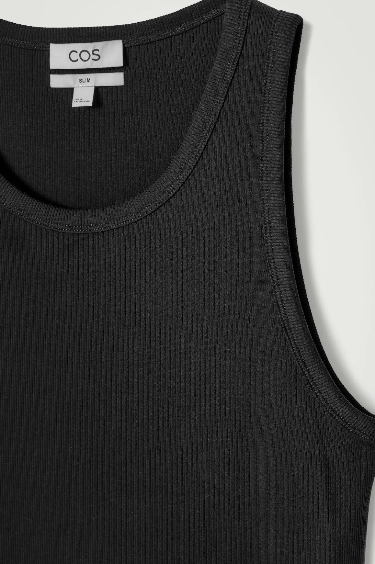 SCHMALES GERIPPTES TANKTOP AUS BAUMWOLLE