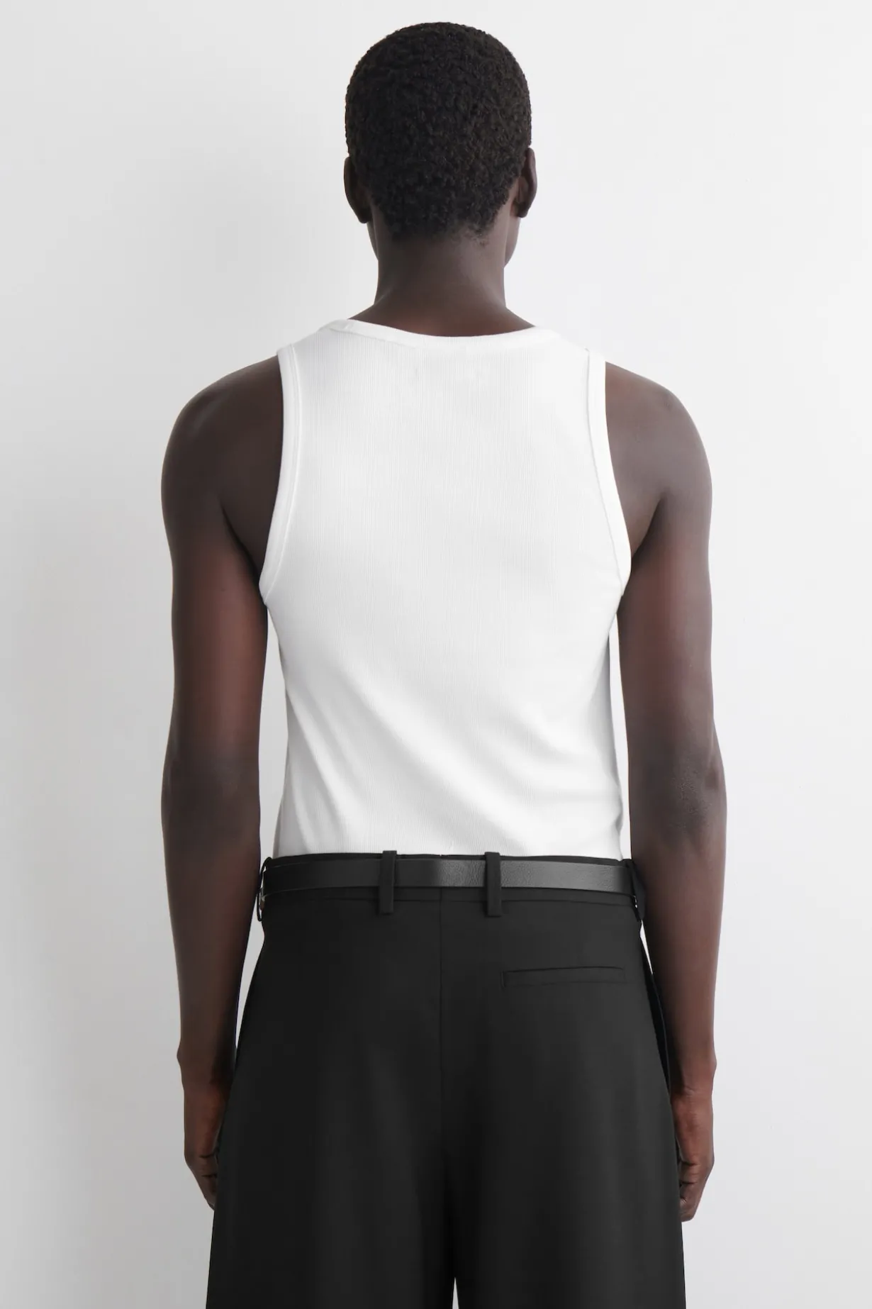 SCHMALES GERIPPTES TANKTOP AUS BAUMWOLLE