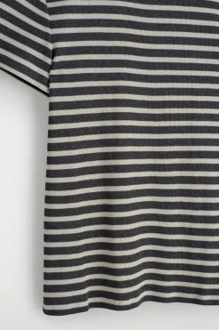 SCHMALES GERIPPTES T-SHIRT