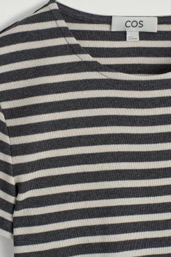SCHMALES GERIPPTES T-SHIRT