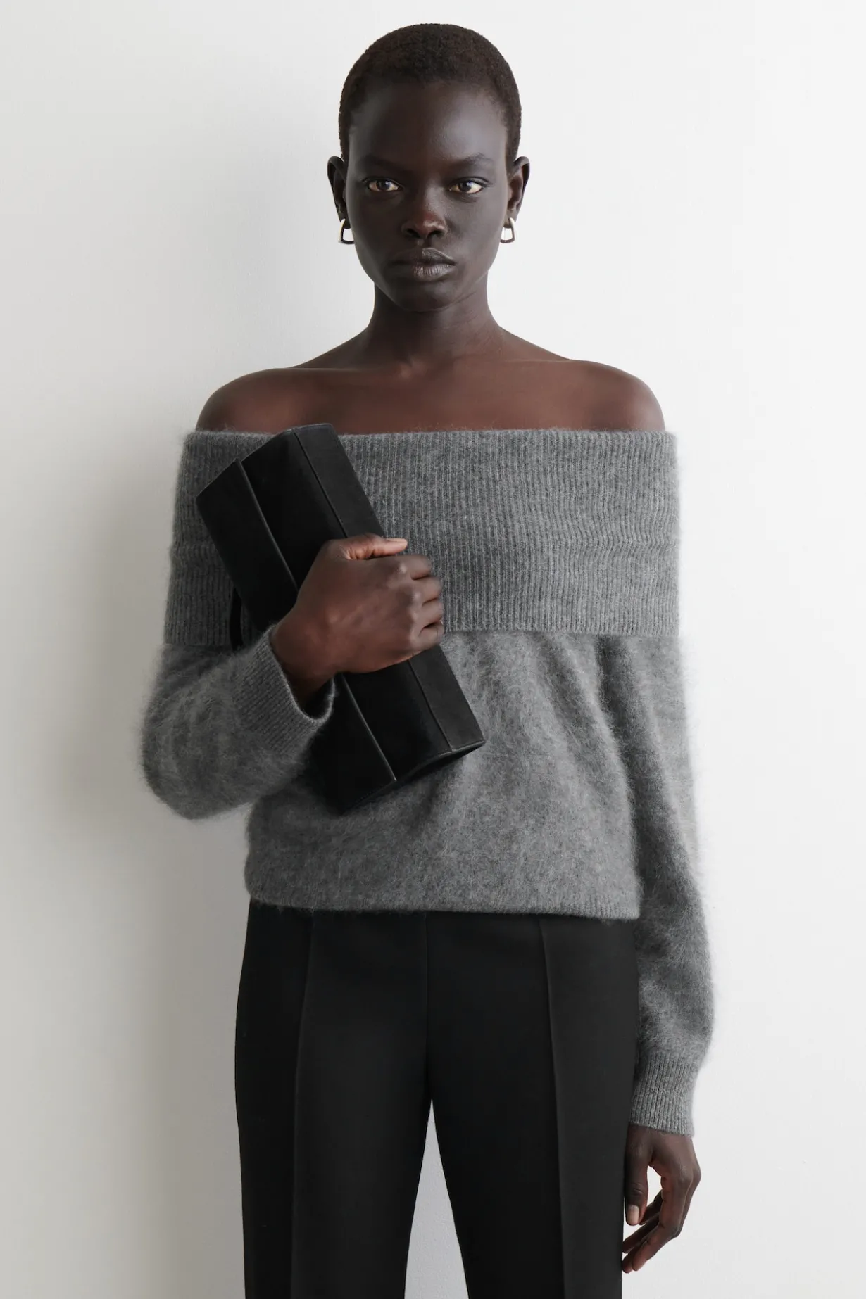 SCHULTERFREIER PULLOVER AUS MERINOWOLLE