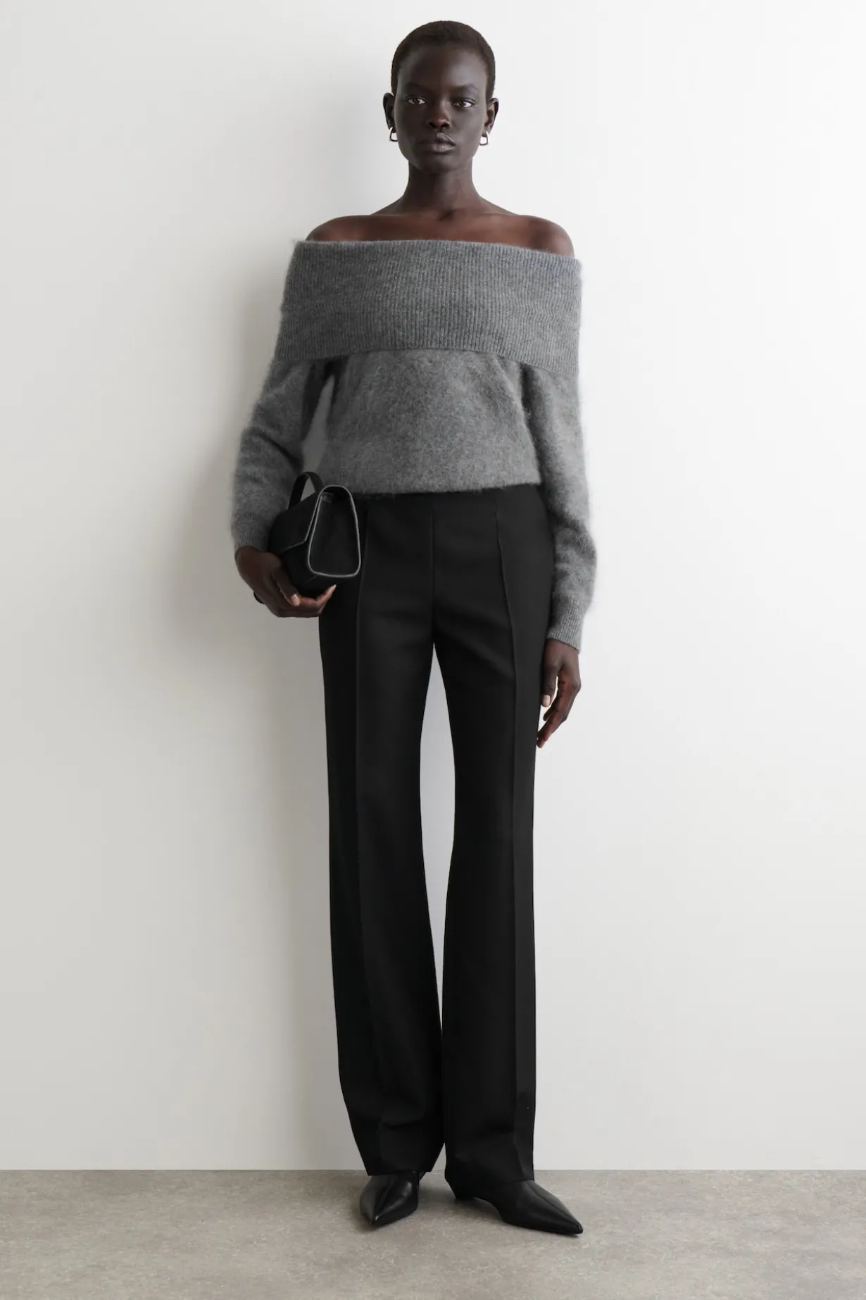 SCHULTERFREIER PULLOVER AUS MERINOWOLLE