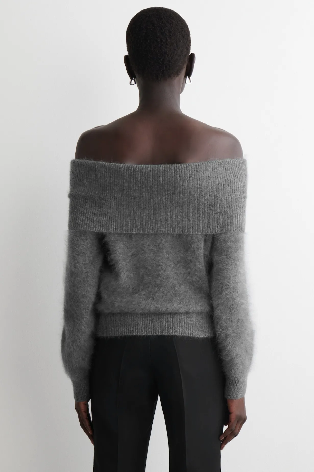 SCHULTERFREIER PULLOVER AUS MERINOWOLLE