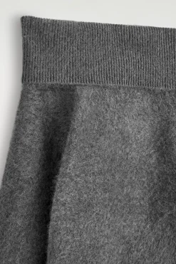 SCHULTERFREIER PULLOVER AUS MERINOWOLLE