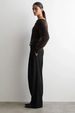SCHULTERFREIER PULLOVER AUS MERINOWOLLE