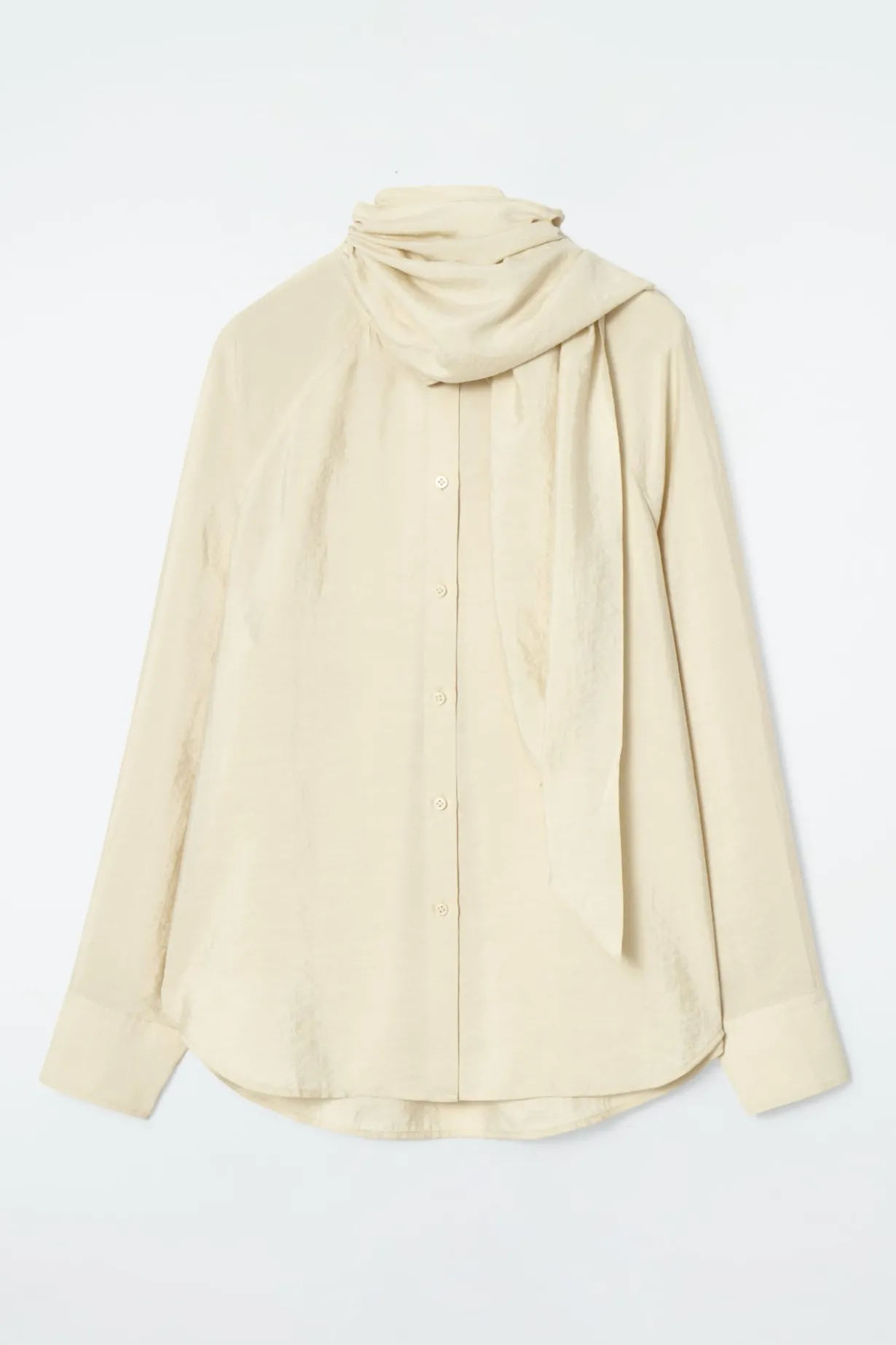 SEIDENBLUSE MIT SCHALDETAIL