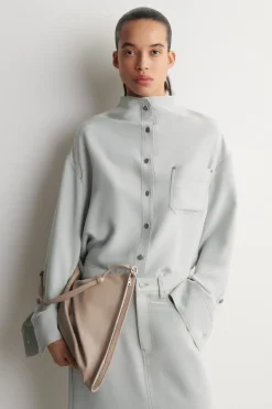 SEIDENHEMD MIT KRAGEN UND DENIM-EFFEKT