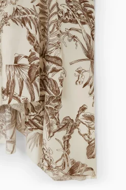 SEIDENKLEID MIT BOTANISCHEM PRINT