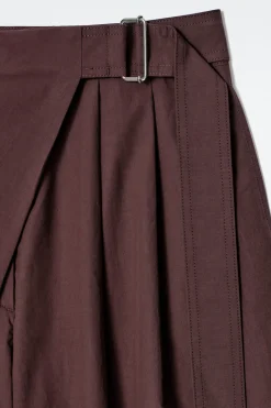SHORTS AUS BAUMWOLLE MIT GÜRTEL UND WICKELFRONT