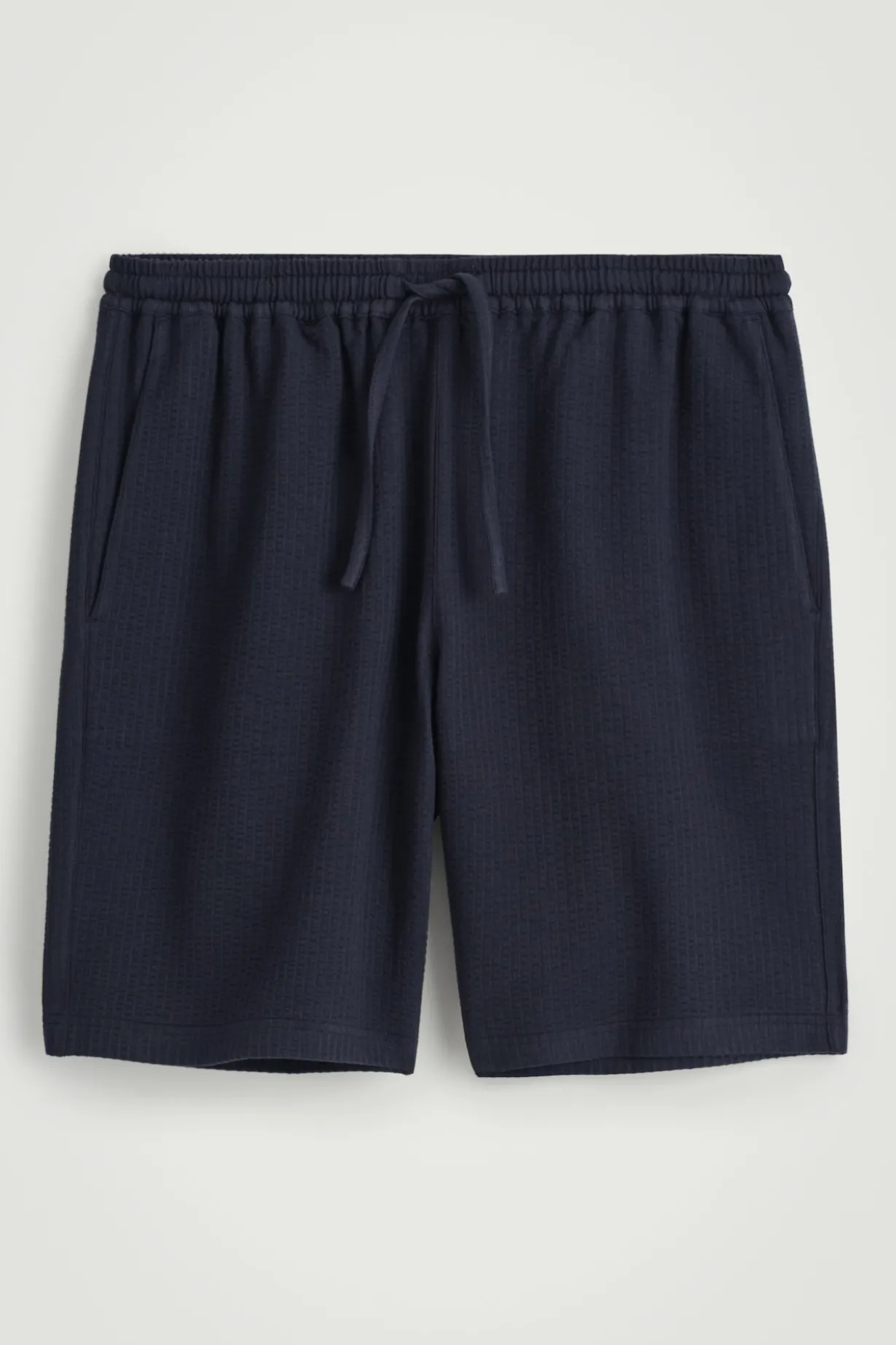 SHORTS AUS SEERSUCKER MIT KORDELZUGBUND
