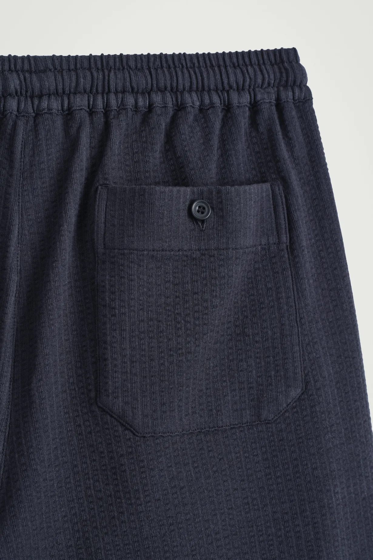 SHORTS AUS SEERSUCKER MIT KORDELZUGBUND