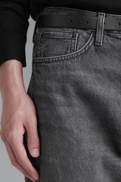 SIGNATURE JEANS MIT GERADEM BEIN