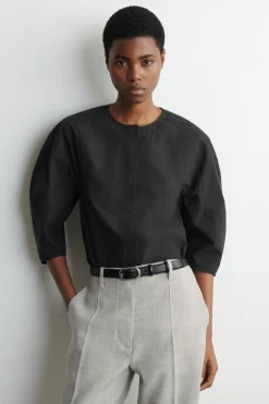 SKULPTURALE BLUSE AUS POPELINE AUS PIMA-BAUMWOLLE