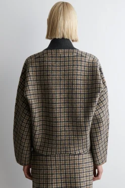 SKULPTURALE KURZJACKE AUS MERINOWOLLE