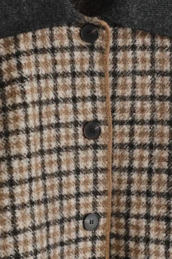 SKULPTURALE KURZJACKE AUS MERINOWOLLE