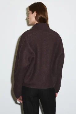 SKULPTURALE KURZJACKE AUS MERINOWOLLE